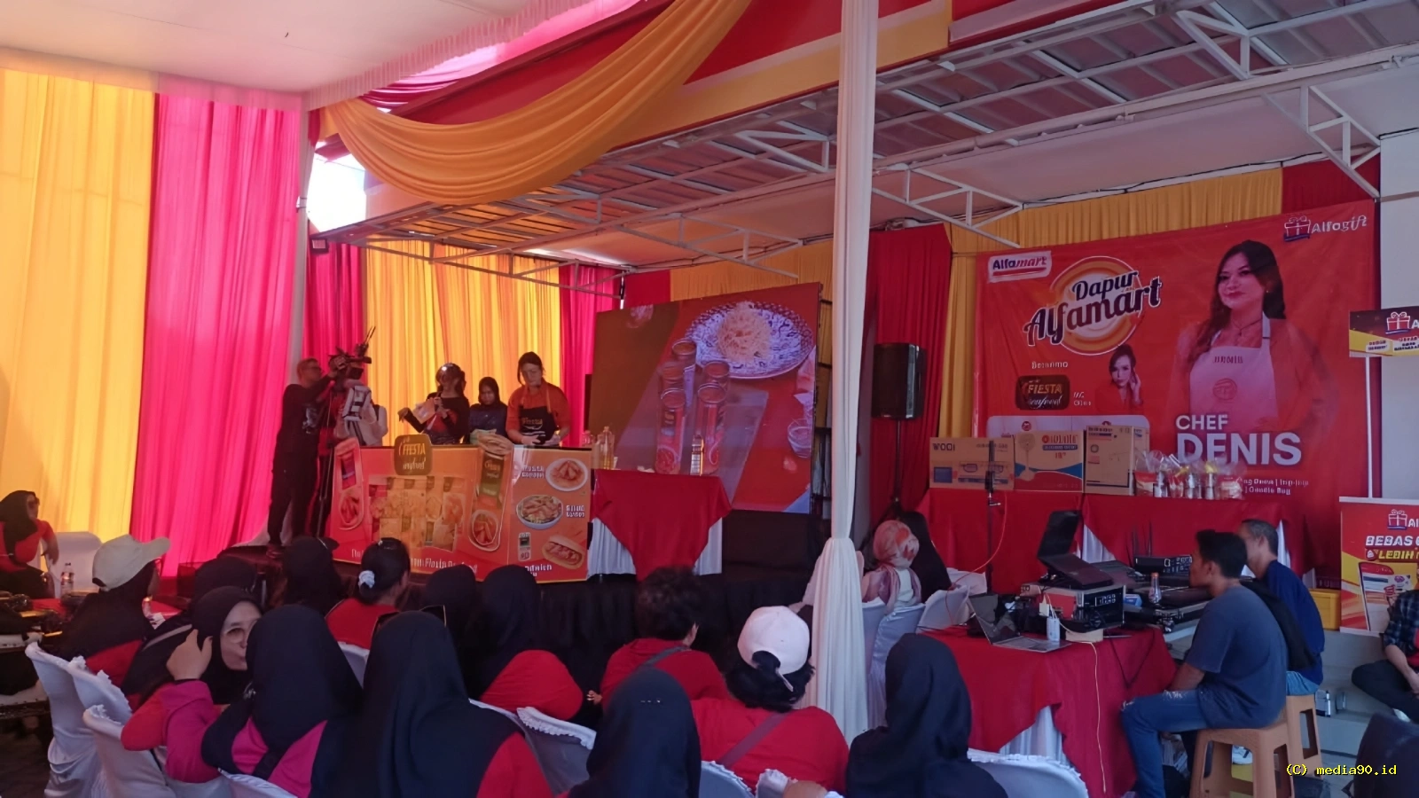 Alfamart dan Fiesta Seafood Hadirkan Dapur Alfamart di Bandar Lampung, Ajak Warga Olahraga dan Belajar Memasak