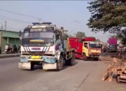 As Roda Patah, Truk Terguling di Onggorawe Demak hingga Bikin Jalur Semarang-Demak Macet