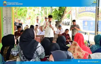 Bupati Lampung Selatan Apresiasi Transformasi Desa saat Tinjau Program Desa Helau di Natar 3 Bupati Lampung Selatan Apresiasi Transformasi Desa saat Kunjungi Program Desa Helau di Natar