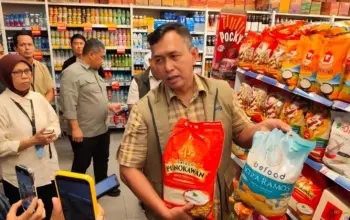 Distribusi Makin Luas Beras Premium Produksi BULOG Tembus Retail Modern