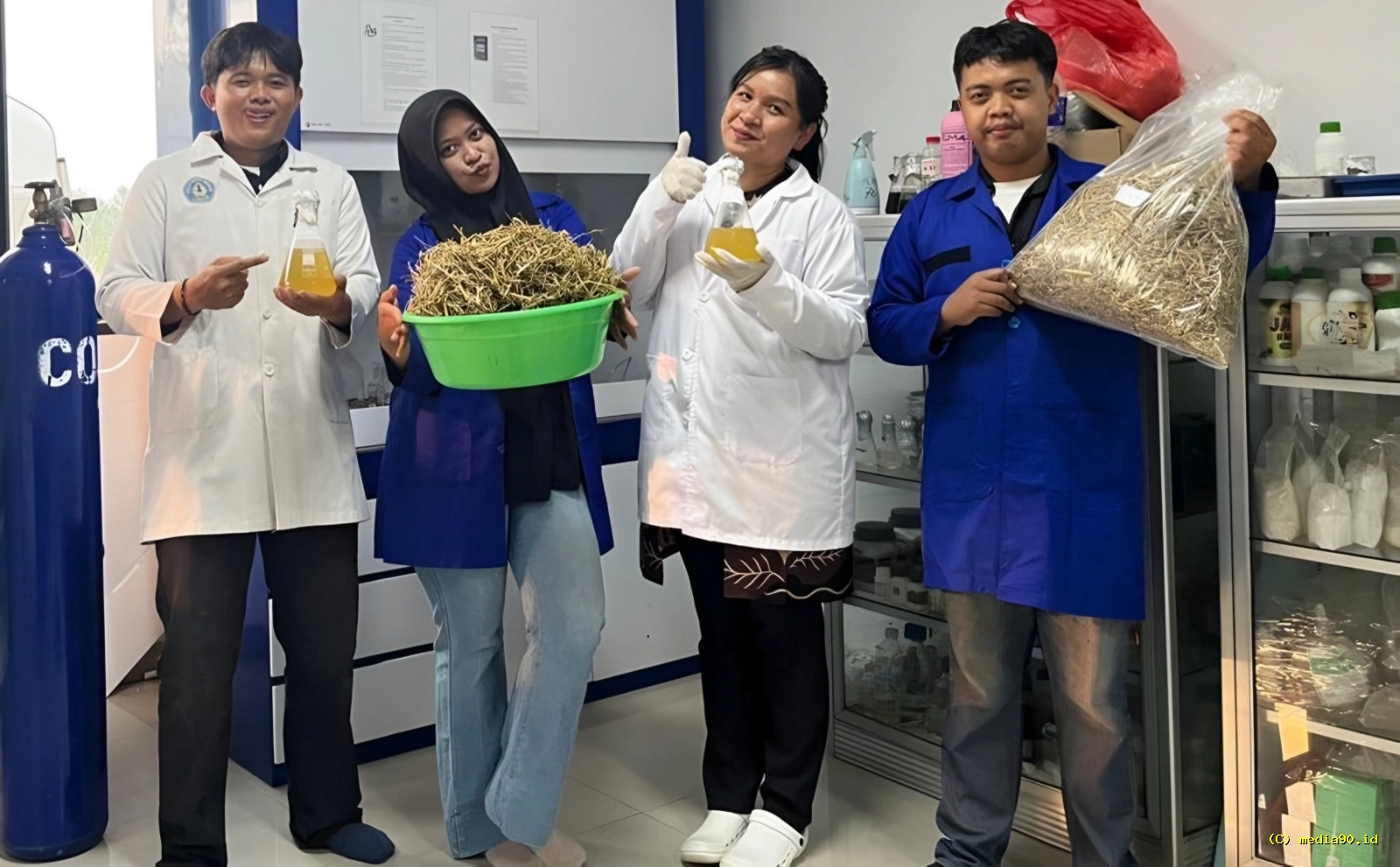Dosen Polinela Ciptakan Teknologi Pengolahan Limbah Pertanian Jadi Pakan Ruminansia