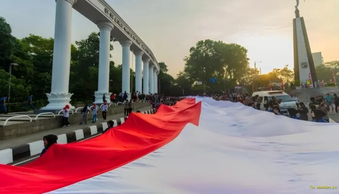 3.200 Orang Bentangkan Bendera Merah Putih 500 Meter di Festival Merah Putih Bogor