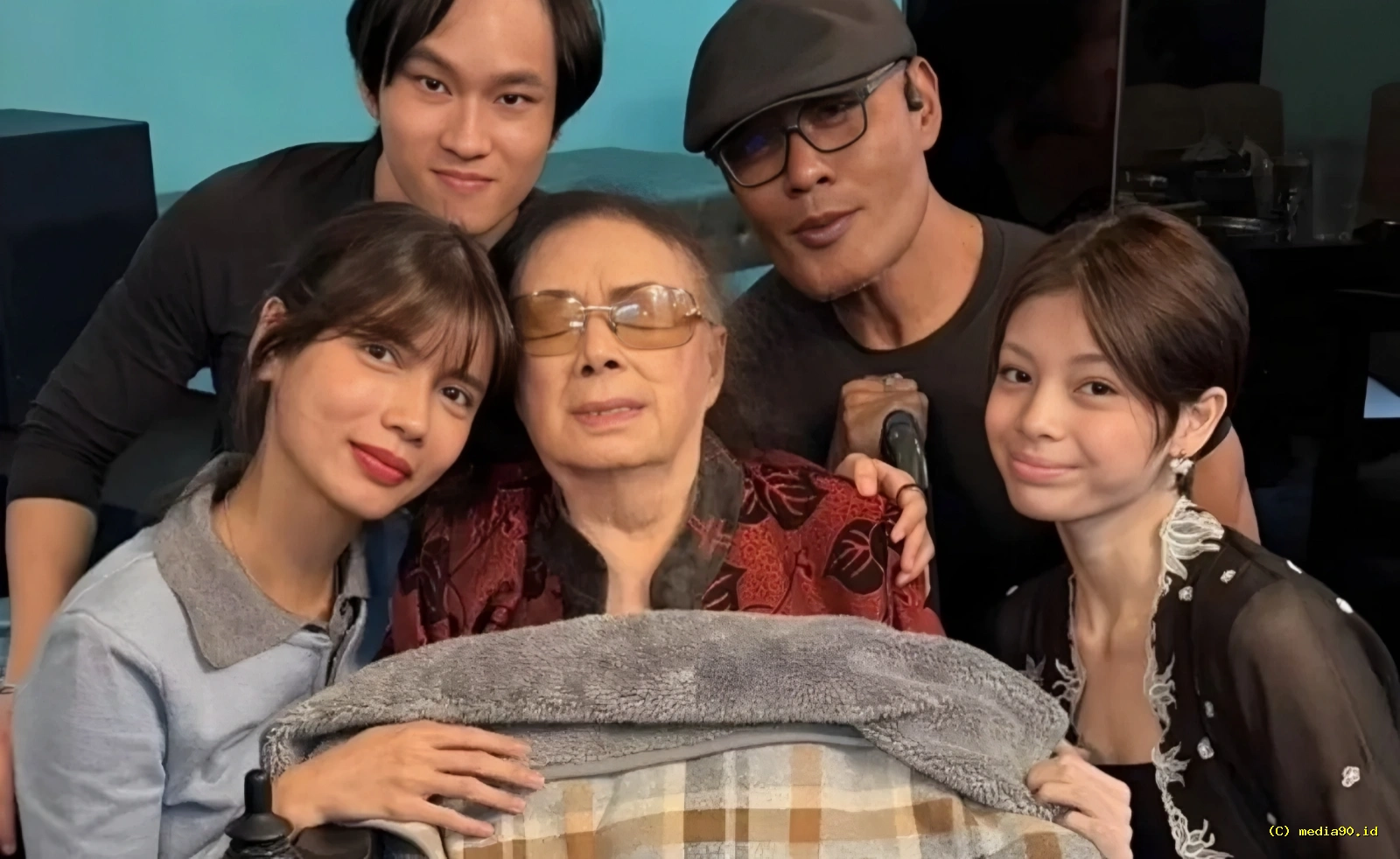 Ibunda Tercinta Meninggal Dunia, Deddy Corbuzier Kehilangan Heniwaty di Usia 89 Tahun