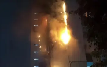Kebakaran Hebat Landa Gedung Bapenda DKI Jakarta di Gambir, Api Berkobar Dekat SPBU Abdul Muis 4 Kebakaran Hebat Landa Gedung Bapenda DKI Jakarta di Gambir Api Berkobar Dekat SPBU