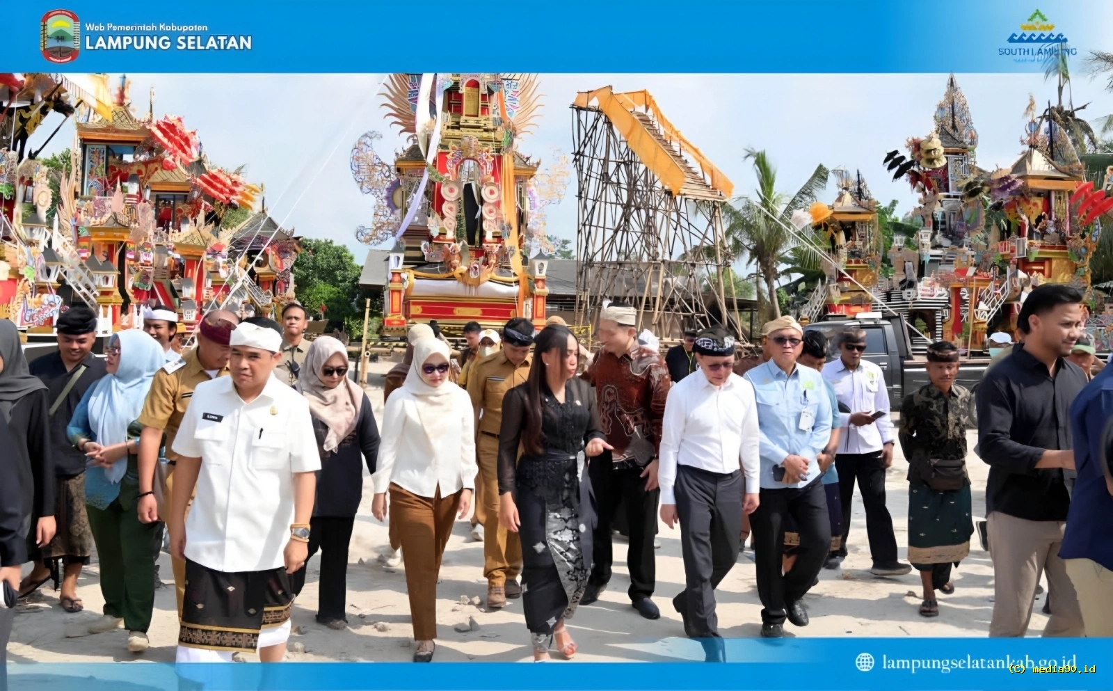 Ketua TP PKK Lampung Selatan Soroti Potensi Wisata Budaya saat Hadiri Ngaben Massal Balinuraga