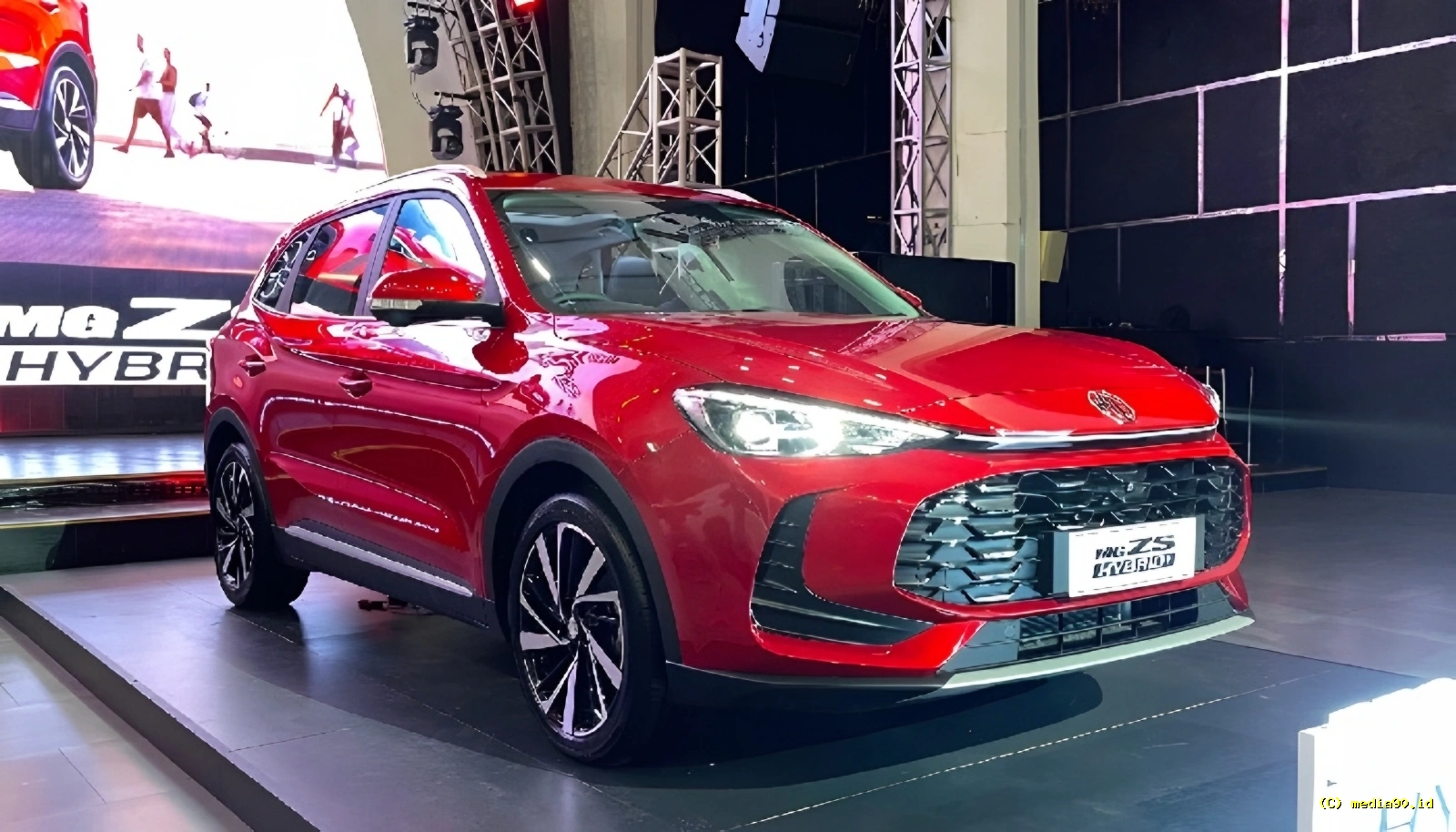 MG ZS Hybrid Resmi Diperkenalkan Harga S5 EV Ikut Dikoreksi