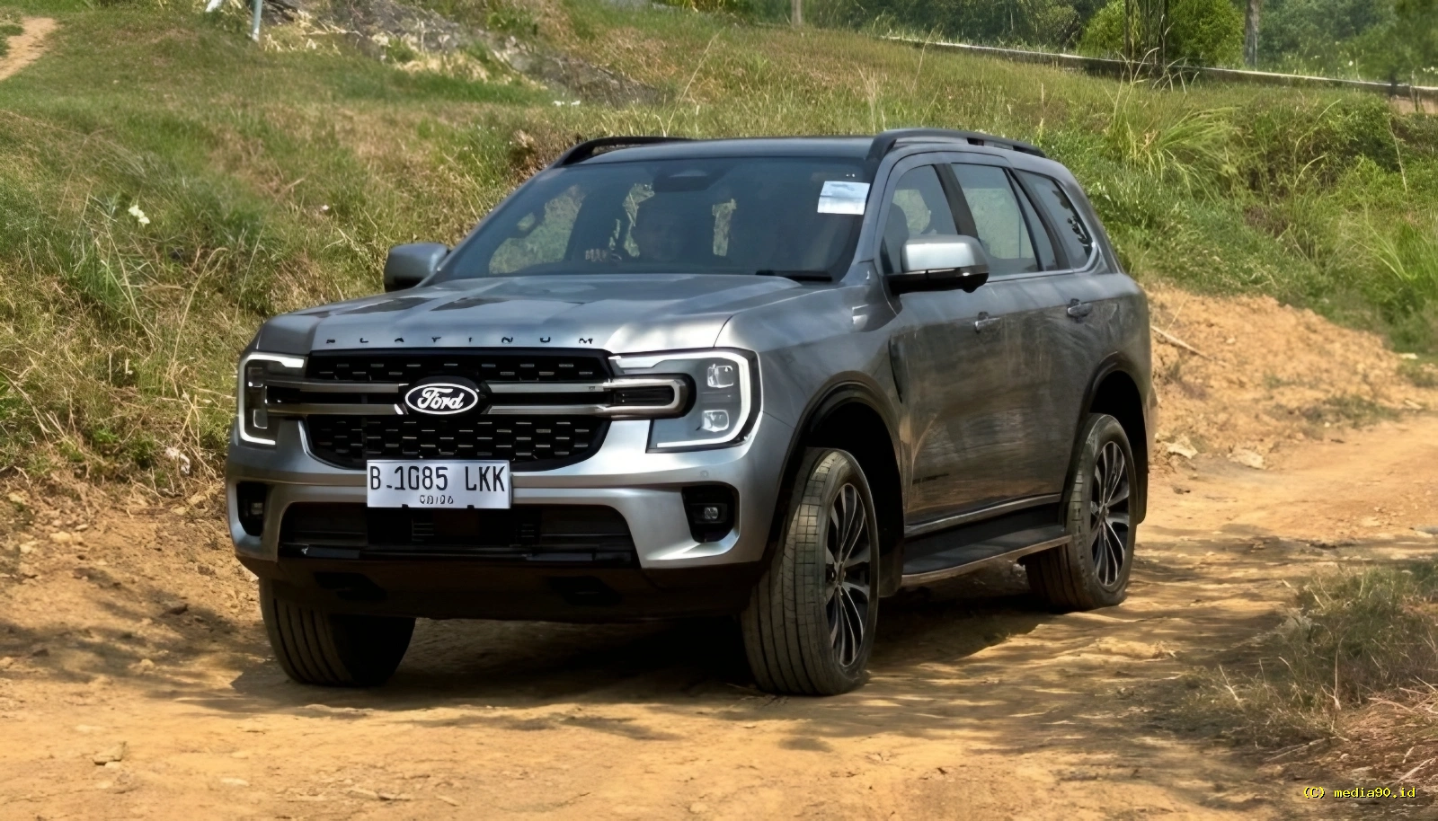 Menjajal Ford Everest Platinum dan Ranger Platinum di Medan Offroad Sentul