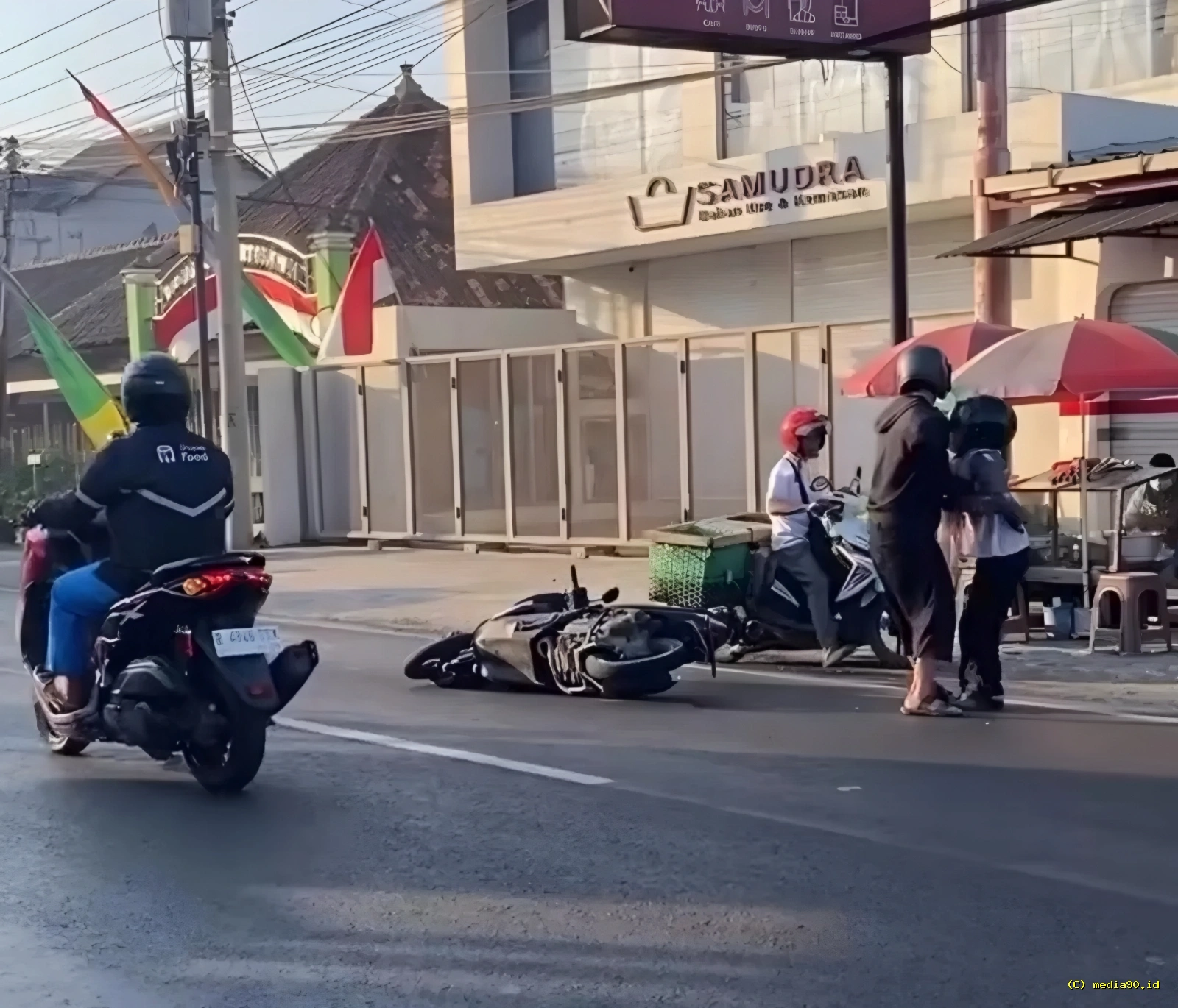 Motor Terjatuh di Jalan Godean Sleman Lalu Lintas Sempat Tersendat