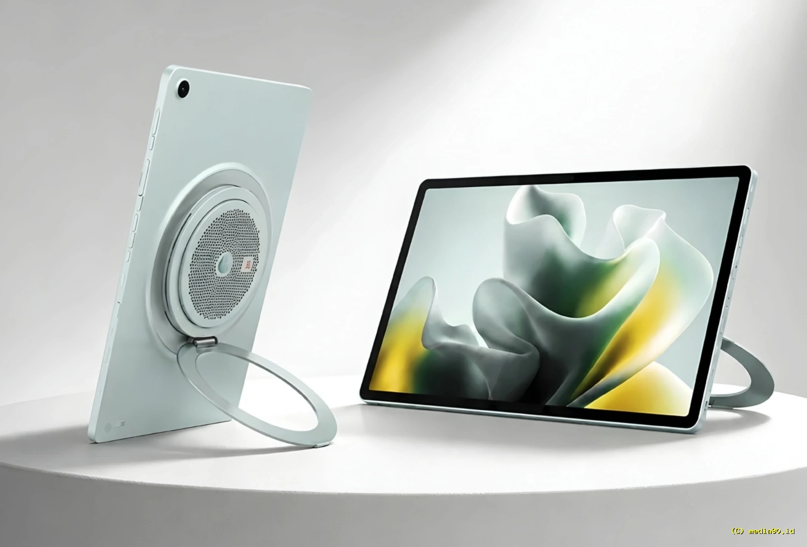 Motorola Pamer Moto Pad 70 Groove, Tablet Baru dengan 9 Speaker JBL