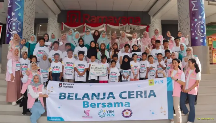 PLN Lampung Ajak Anak Yatim Belanja Ceria Sambil Belajar Keselamatan Listrik
