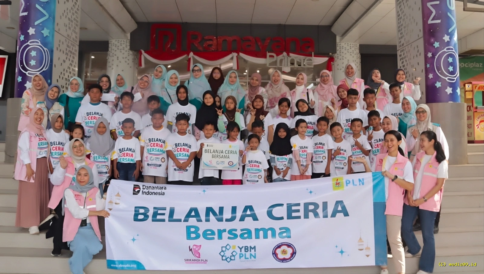 PLN Lampung Hadirkan Momen Ceria dan Edukasi Keselamatan Listrik untuk Anak Yatim