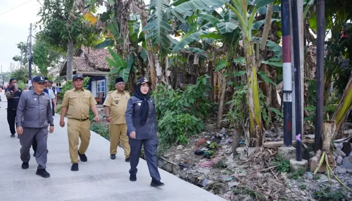 Eva Dwiana Tinjau Hasil Perbaikan Jalan Wala Kuba di Way Laga, Mobilitas Warga Diharapkan Makin Lancar