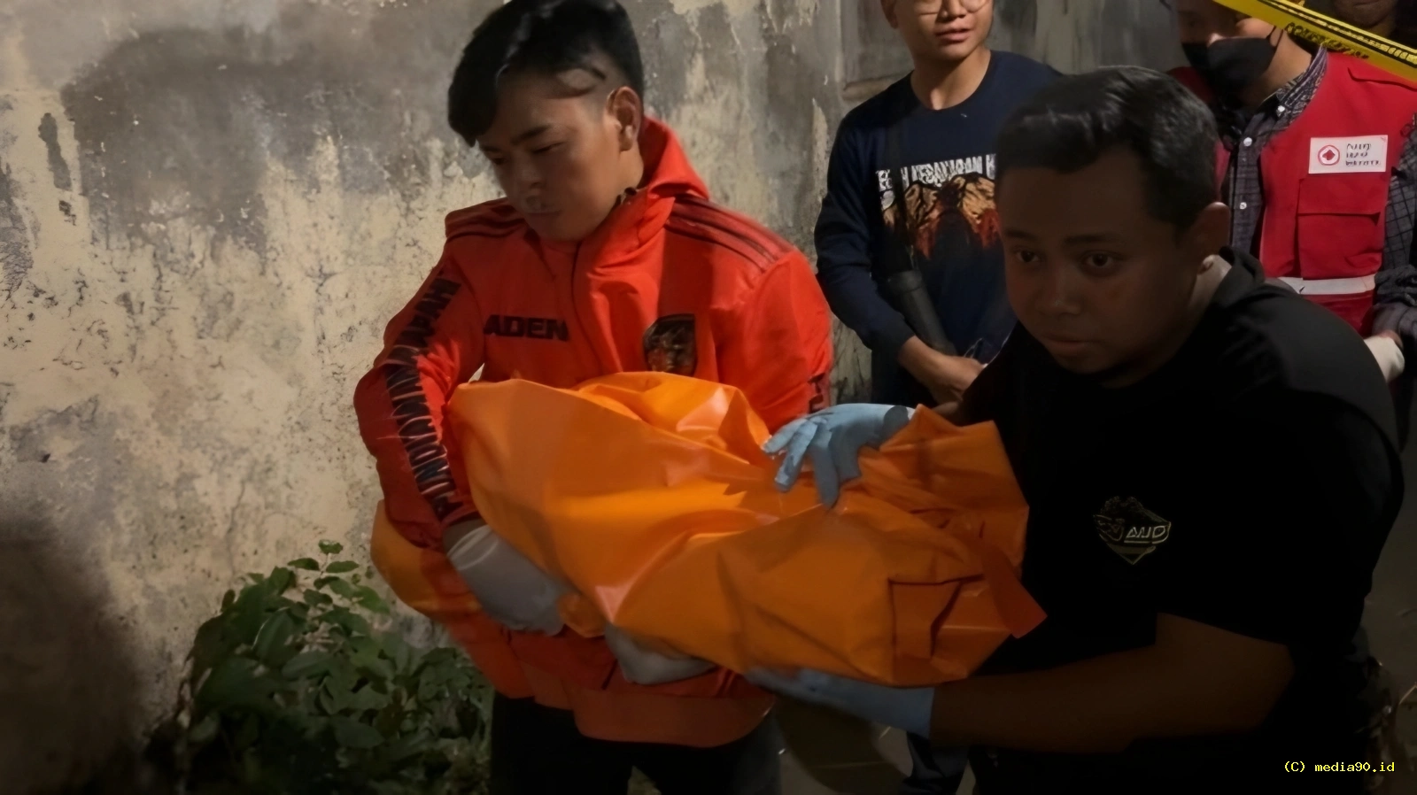 Pasutri di Mojokerto Syok Tiba tiba Temukan Kuburan Bayi di Rumah