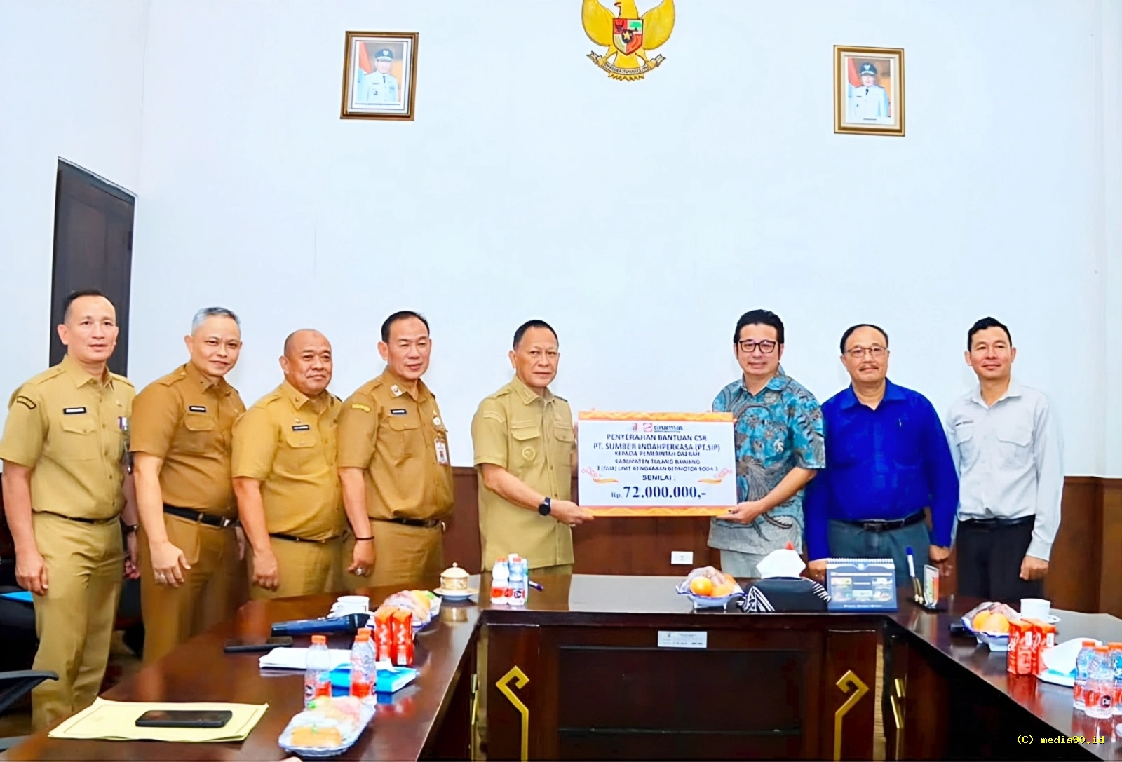 Pemkab Tulang Bawang Terima Dua Motor Roda Tiga dari PT SIP untuk Perkuat Pengelolaan Lingkungan