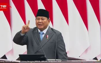 Prabowo Tegaskan MBG Tetap Dilanjutkan dengan Perbaikan dan Efisiensi 6 Prabowo Tegaskan Komitmen Lanjutkan Program MBG dengan Perbaikan dan Efisiensi