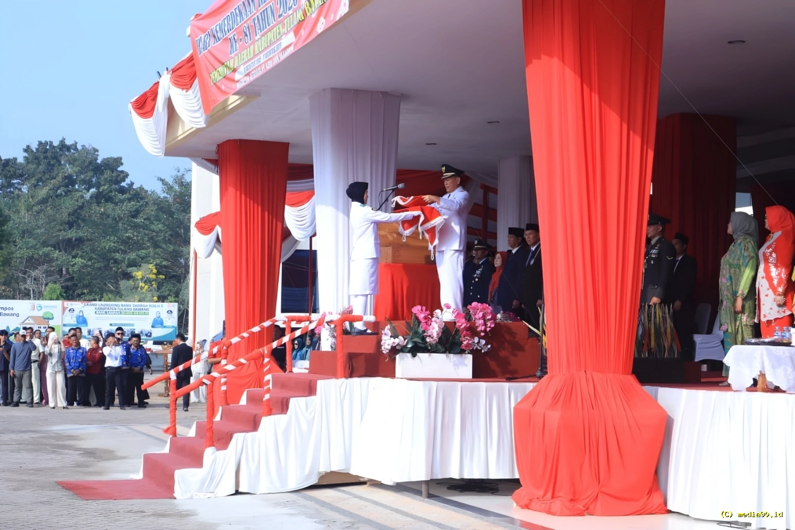 Rayakan HUT ke 81 RI Bupati Tulang Bawang Dorong Gerakan Bank Sampah