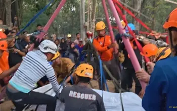 Relawan Sragen Berjibaku 2 Jam Siapkan Pemakaman Wanita Berbobot 300 Kg 7 Relawan Sragen Berjibaku 2 Jam Siapkan Pemakaman Wanita Berbobot 300 Kg
