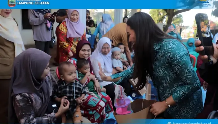 TP PKK Lampung Selatan Salurkan Bantuan untuk Anak Berisiko Stunting di Sidomulyo