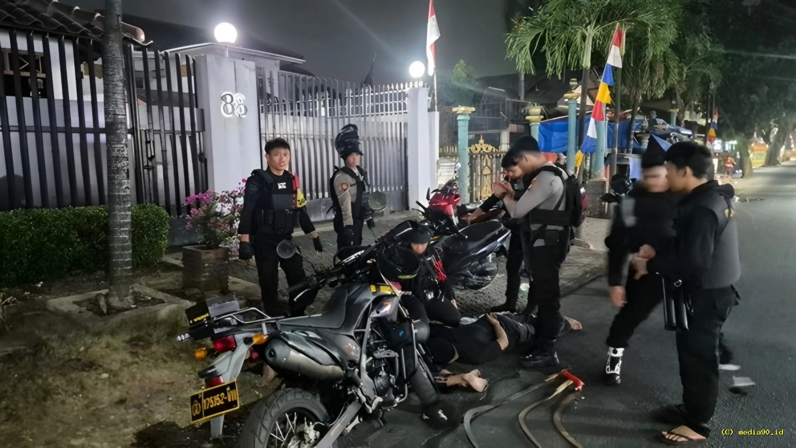 Tawuran di Cipayung Dibubarkan 4 Pemuda Diamankan Bersama Sajam dan Motor