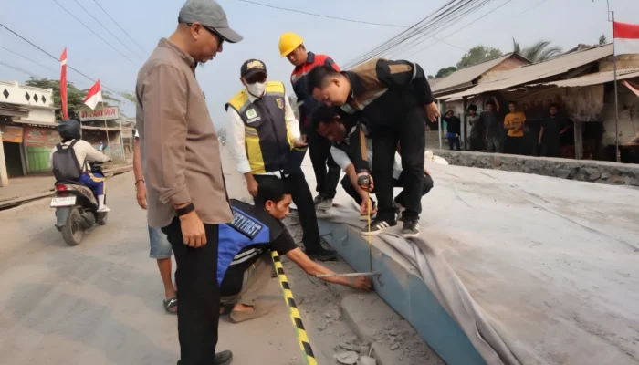 Gubernur Lampung Pantau Perbaikan Jalan Metro-Lampung Tengah, Progres Lebih Cepat dari Target