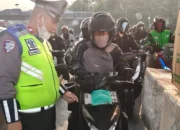 Tutup Plat Nomor dengan Masker di Jakarta Timur, Pengendara Bisa Kena Tilang 14 Tutup Plat Nomor Pakai Masker di Jakarta Timur Pengendara Bisa Kena Tilang