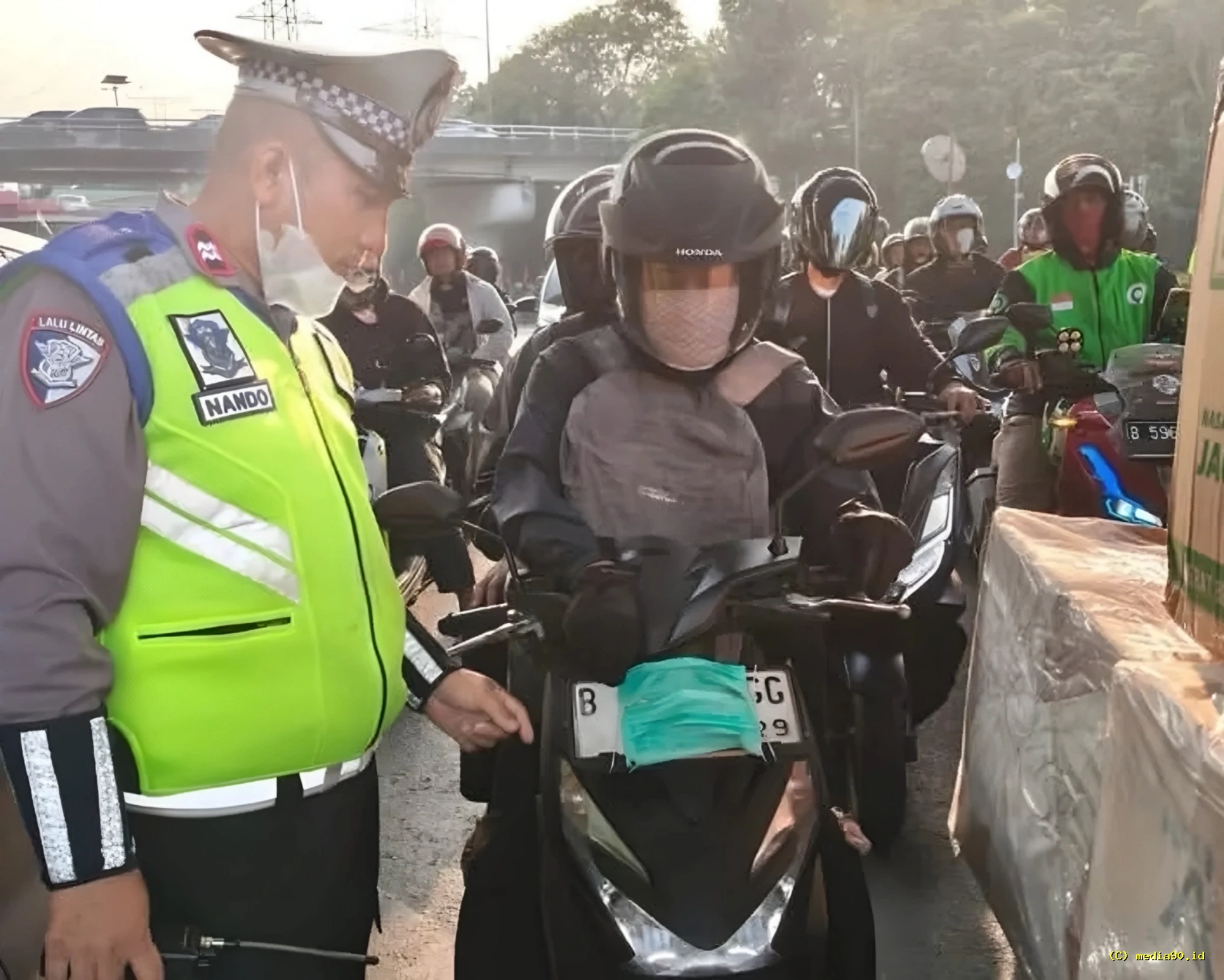 Tutup Plat Nomor Pakai Masker di Jakarta Timur Pengendara Bisa Kena Tilang