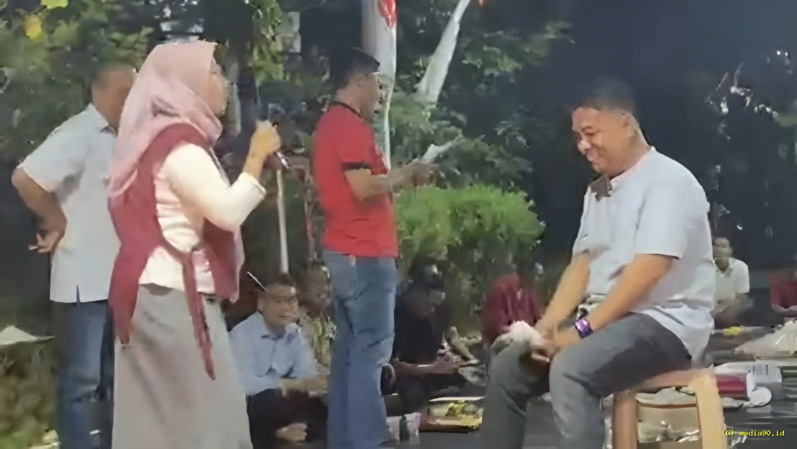 Unik Emak emak di Gresik Ramaikan Lomba Ngomel Bojo Saat 17 an
