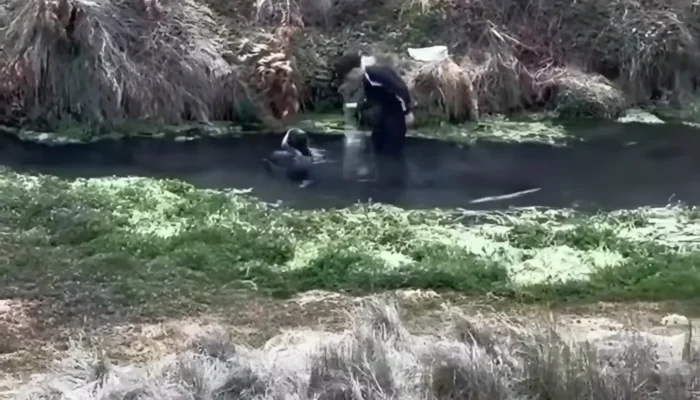 Viral! Dua Pemuda Diduga Mandi Pakai Sabun di Mata Air Qolbu Gunung Argopuro Tuai Sorotan