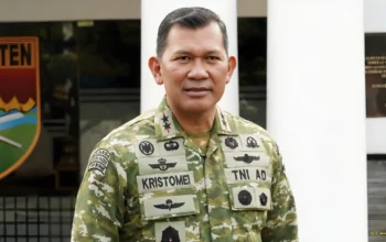 Anak Krakatau Erupsi Pangdam Radin Inten Kerahkan Anggota Siaga Bantu Warga