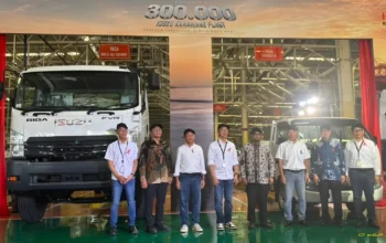 Isuzu Indonesia Capai Produksi 300 Ribu Unit, Fokus Tingkatkan TKDN dan Ekspor 2 Isuzu Rayakan Produksi 300 Ribu Unit di Indonesia Kandungan Lokal Capai 40 Persen