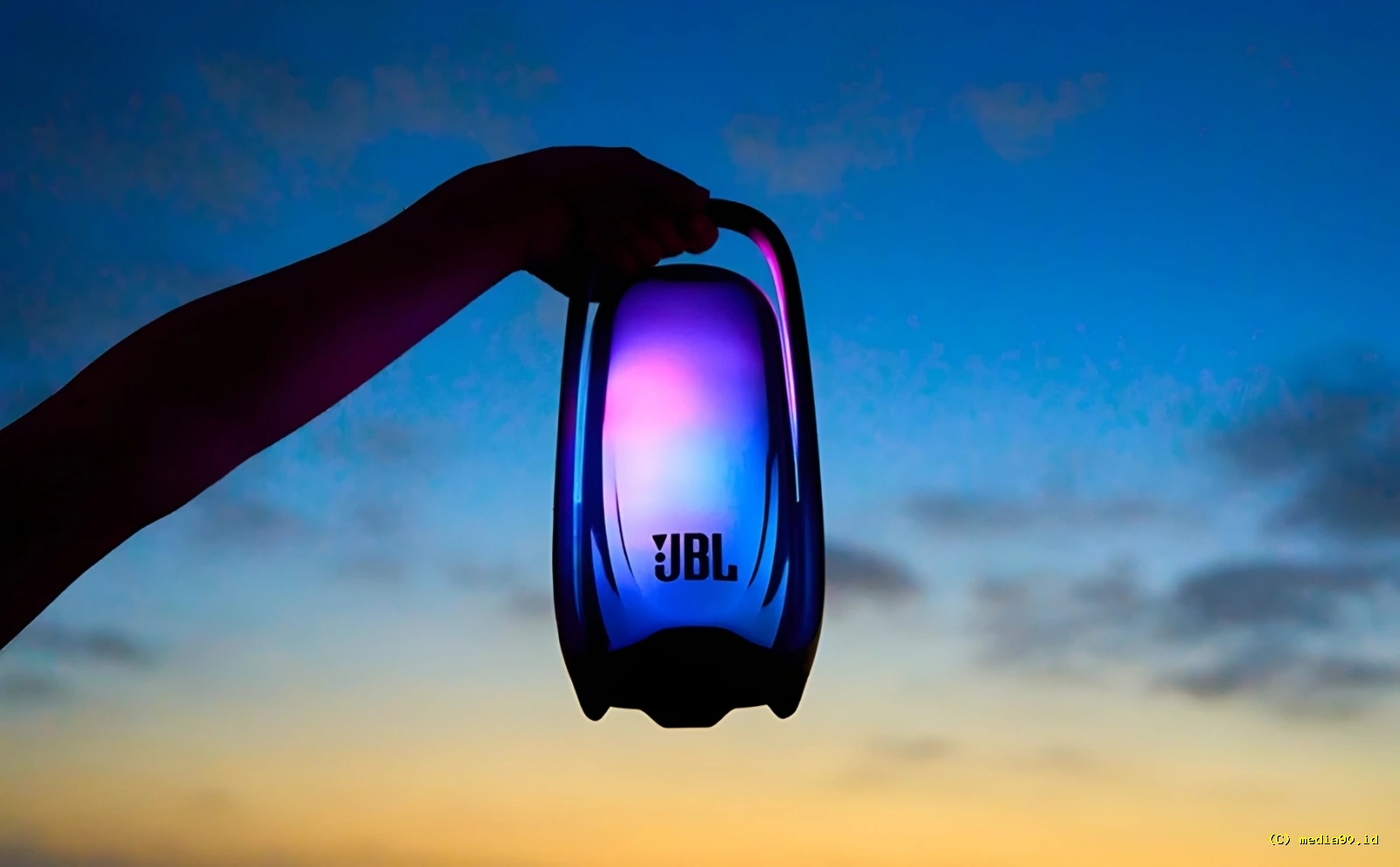JBL Pulse 6 Dirilis, Speaker Bluetooth Ini Tampil Beda dengan Desain Mirip Lentera