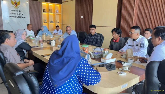 Trotoar Sultan Agung Ambrol, DPRD Bandar Lampung Soroti Besi Tak Sesuai Spesifikasi