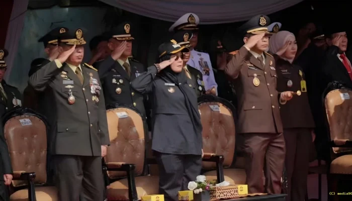 Eva Dwiana Hadiri Parade HUT ke-81 TNI di Lapangan Saburai